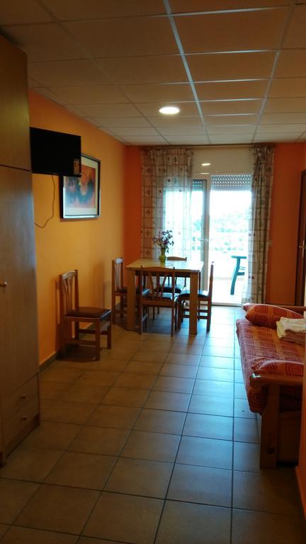 Apartamentos Famara Lloret de Mar Zewnętrze zdjęcie